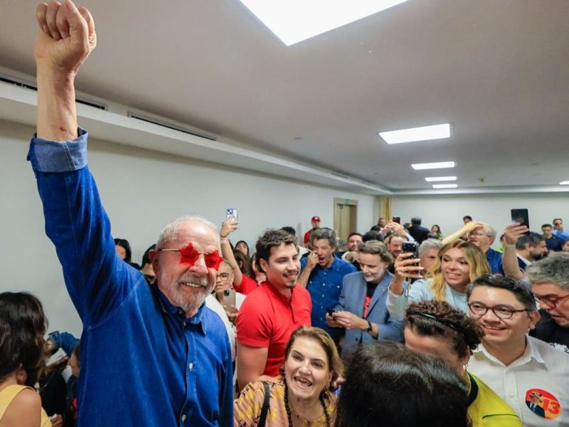 Lula vence eleição histórica com virada inédita e 51,79%