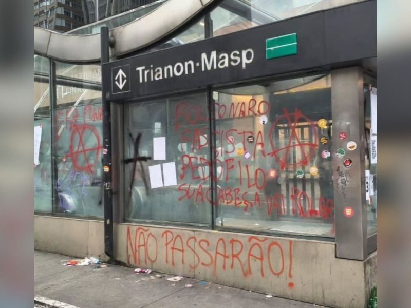 Ato pró-Lula em SP tem estações depredadas e vandalismo na Paulista