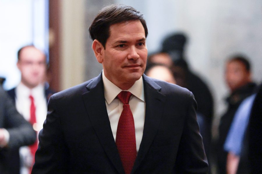 Marco Rubio nega que EUA ajudaram Flávio Bolsonaro a sair do Brasil