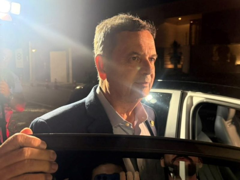Marinho conversa com Flávio e reclama de dois pontos da carta golpista