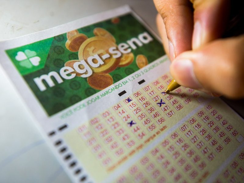 Mega-Sena acumula e 42 apostas de SP faturam na quina