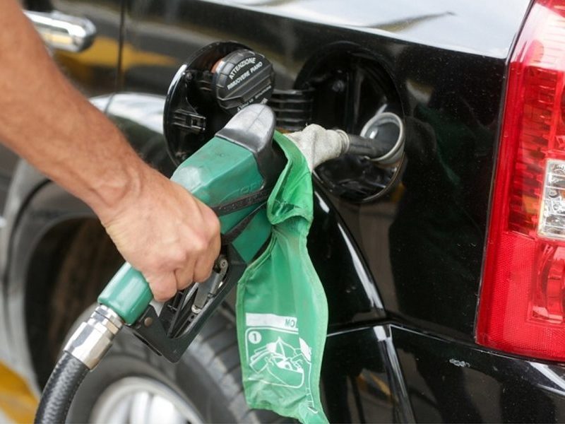 Inflação de combustíveis em 2026 supera o dobro do ano passado
