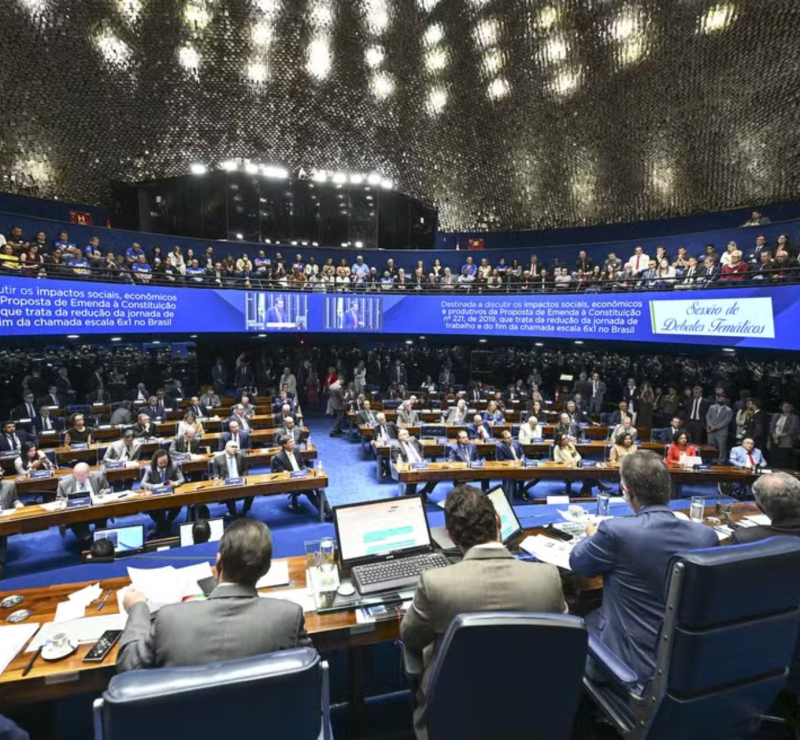 Senado aprova PEC que acaba com a escala 6×1 e reduz jornada para 40 horas semanais