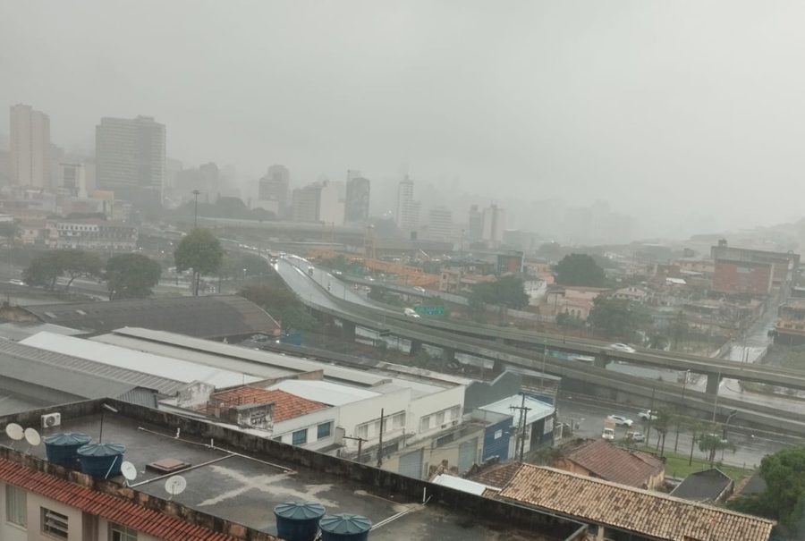 MG tem 853 cidades em alerta para chuva forte e queda de granizo nesta 2ª