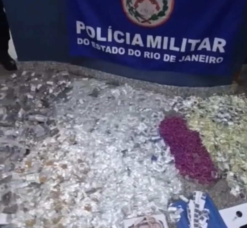 Motoqueiro é preso com 40 kg de drogas em caixa de ovos no RJ