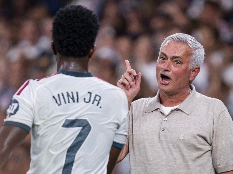 Mourinho detona punição a Vini Jr. em dia de Champions