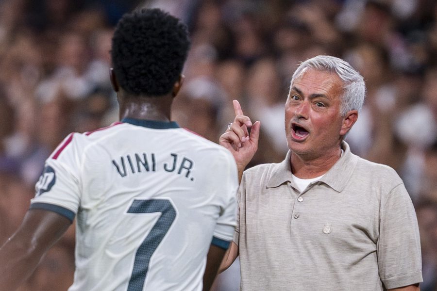 Mourinho critica anúncio de punição a Vini Jr. em dia de jogo da Champions