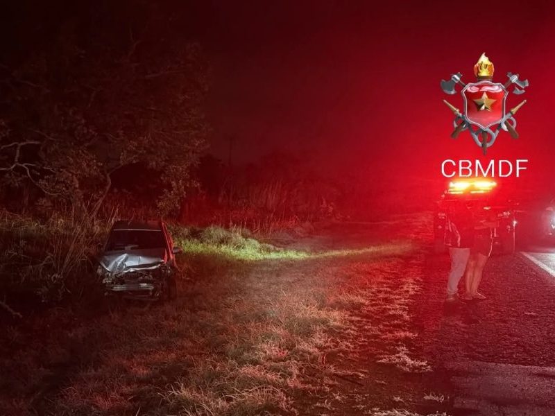 Acidente na DF-001 deixa mulher ferida em São Sebastião