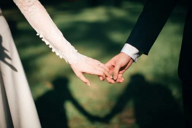 Noivo morre antes de casamento nos EUA e salão de festas revolta web com atitude Casamento causa polêmica nos EUA após salão de festas se recusar a devolver dinheiro por motivo surpreendente. (Foto: Unsplash)