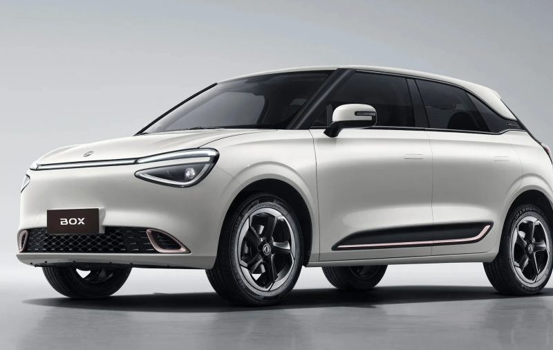 Nova rival da BYD chega ao Brasil com hatch e SUV elétricos; veja preços