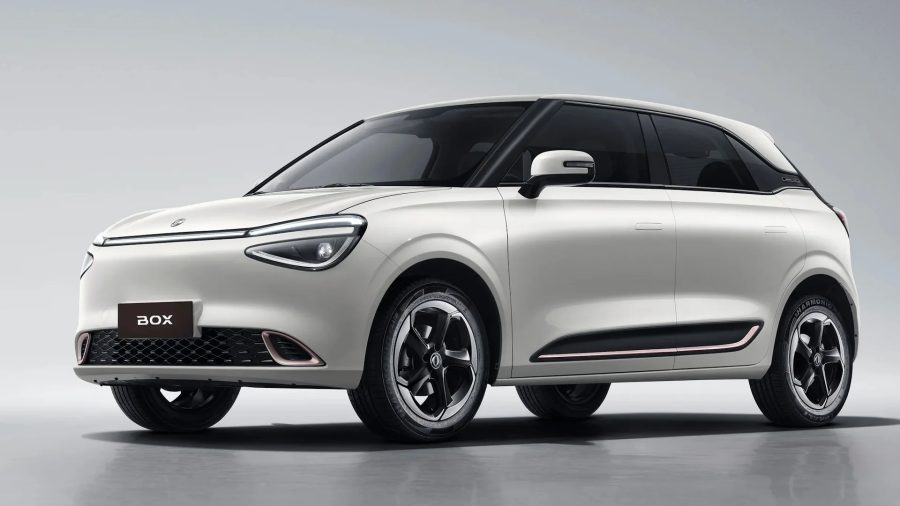 Nova rival da BYD chega ao Brasil com hatch e SUV elétricos; veja preços