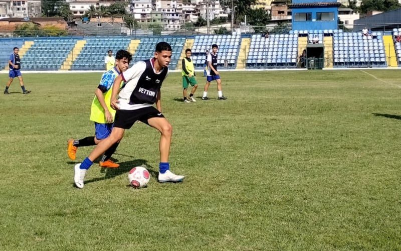 Olheiros do Cruzeiro e Vitória vão avaliar jovens do Angra neste sábado