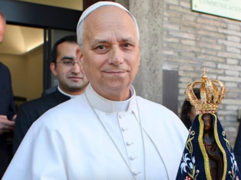 Papa Leão XIV passa por exames após cirurgia no pulmão