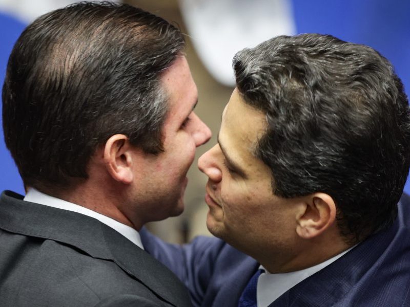 Hugo Motta pode impulsionar reeleição de Alcolumbre no Senado