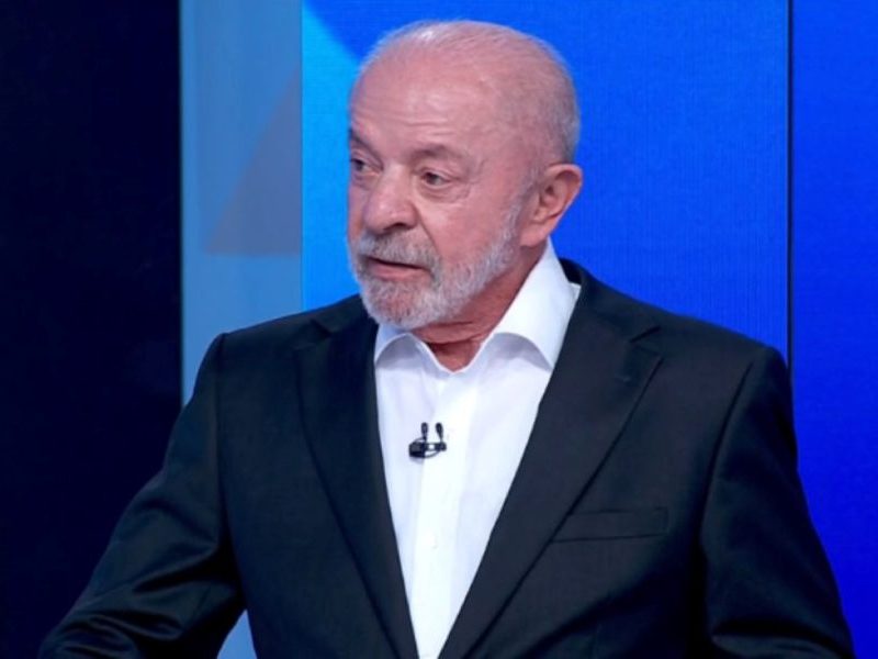 “Parece que Flávio foi doutrinado e educado para mentir”, acusa Lula