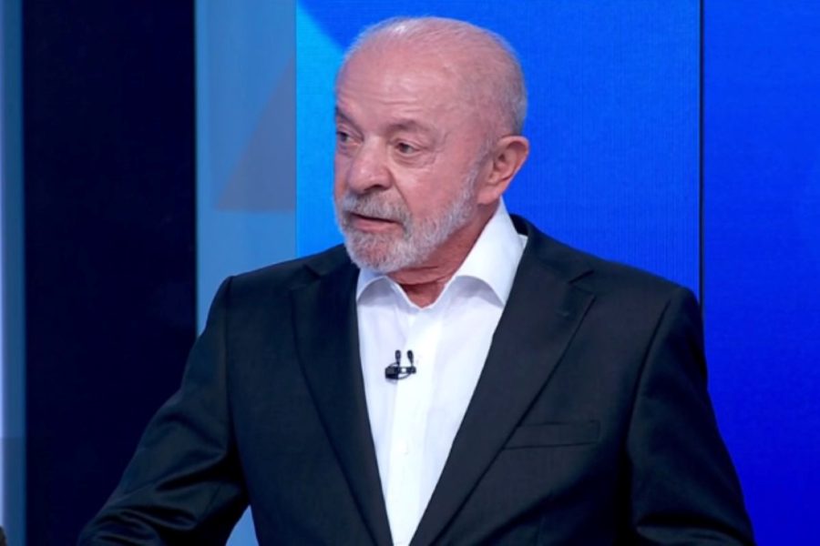 "Parece que Flávio foi doutrinado e educado para mentir", acusa Lula