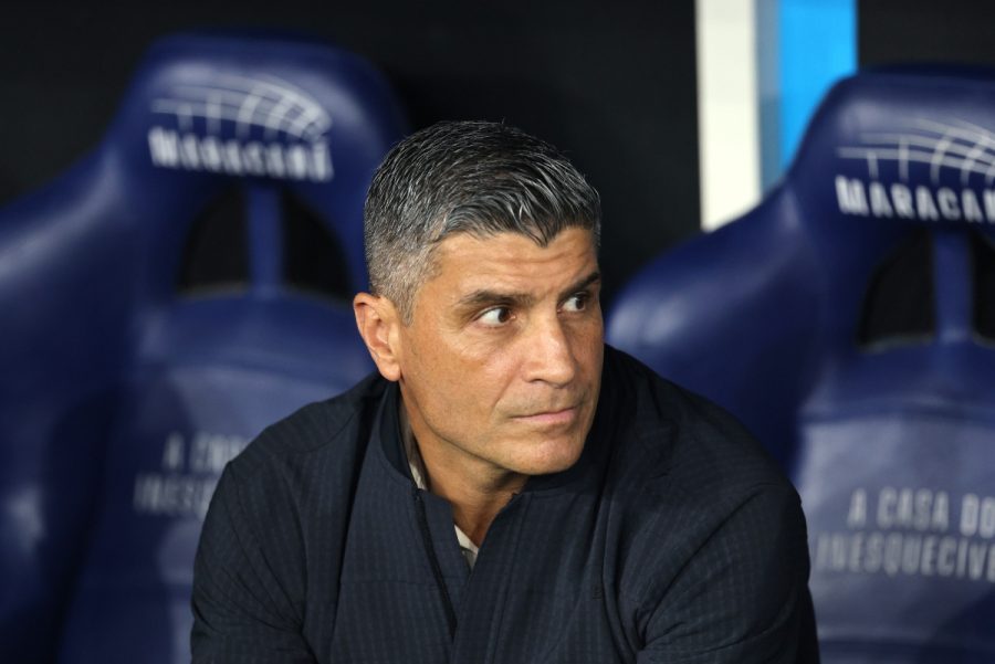 Pedro Emanuel reconhece erro de Léo Jardim, mas diz: "Não vou abandonar"