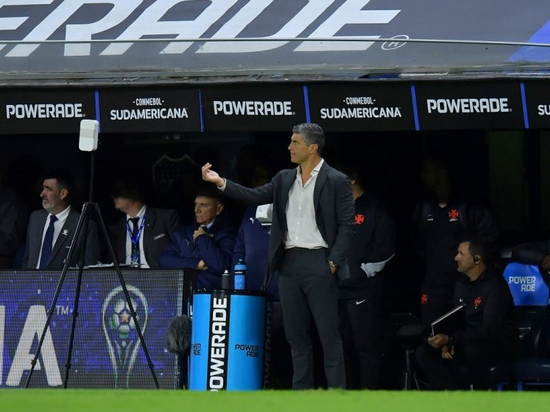 Vasco vence Boca na Sul-Americana: Pedro Emanuel prega cautela