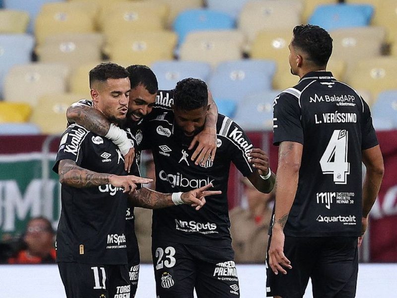 Philippe Coutinho faz 1º gol pelo Santos contra Fluminense