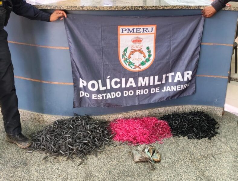 PM descobre local usado para preparar drogas em Penedo