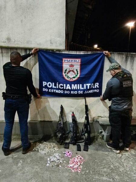 Polícia apreende fuzis e drogas em Angra dos Reis