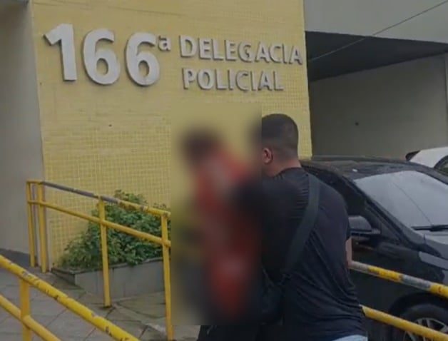 Polícia prende suspeito de furtar portão de condomínio no Centro de Angra