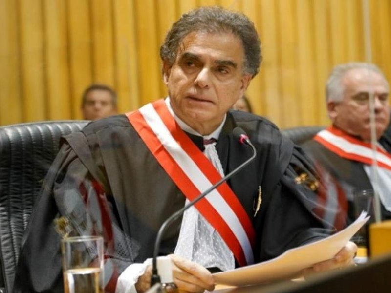 Fim da escala 6×1 é avanço social, afirma presidente do TST