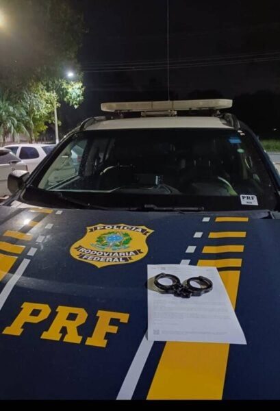 PRF prende foragido da Justiça na Dutra, em Volta Redonda