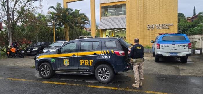 PRF prende foragido por homicídio na Via Dutra