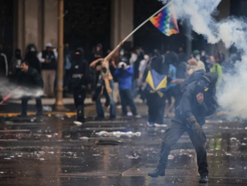 Protestos por verbas universitárias tomam as ruas da Argentina