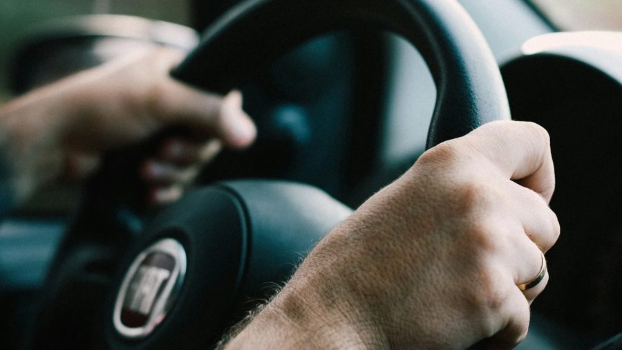 Direção hidráulica ou elétrica: qual a melhor para seu carro?