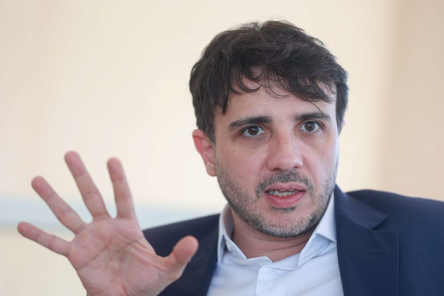 Renan Santos diz que eventual fuga de Flávio era "caminho natural"