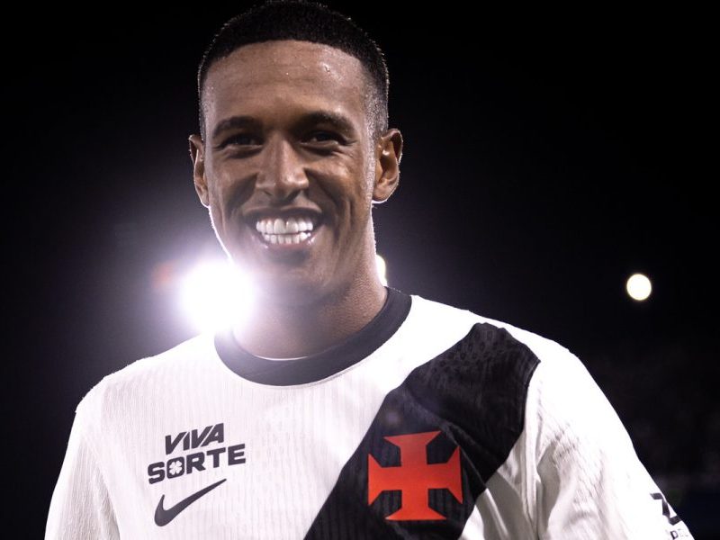Robert Renan revela torcida pelo Vasco e desejo de início no clube
