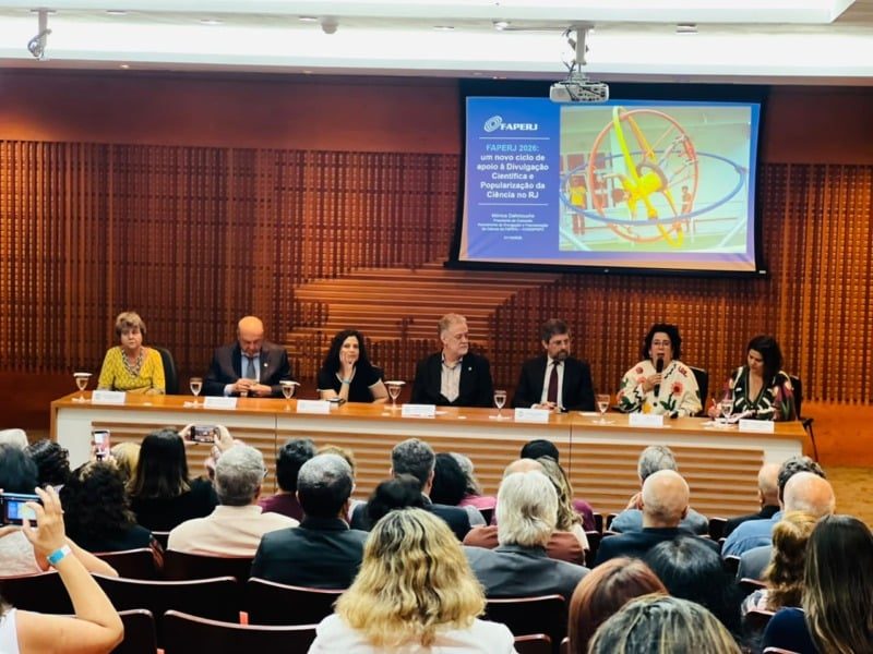 RJ destina R$ 24,5 milhões para pesquisas, laboratórios e ciência nas escolas