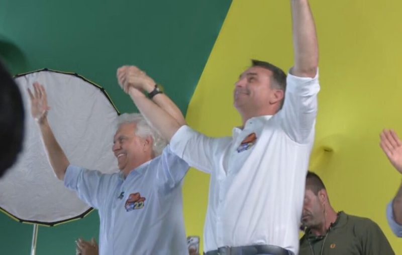 Caiado apoia Flávio Bolsonaro no 2º turno de 2026