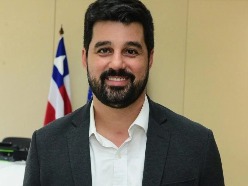Saiba quem é Pablo Souza, secretário baiano com mandado de prisão pelo TRE