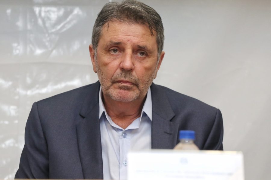 Secretário vê "legítima defesa" de PMs que atiraram 45 vezes contra jovem