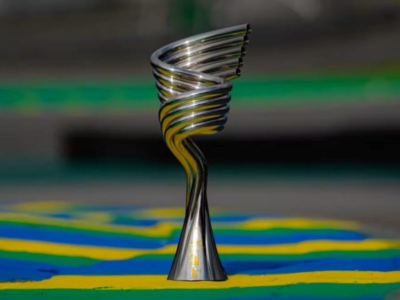 Troféu do GP de São Paulo de F1 homenageia Senna e motores V10