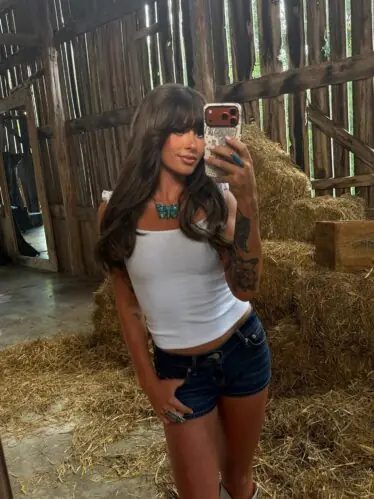 Show de Ella Langley é cancelado nos EUA por ameaça à segurança