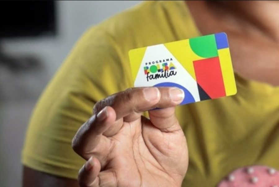 Sigilo e pressa: governo não explica reajuste do Bolsa Família após 3 anos