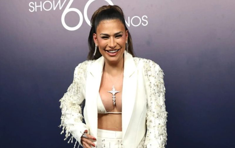 Simone Mendes revela cirurgia para retirar excesso de pele das coxas e faz desabafo sobre autoestima; assista Simone Mendes revela cirurgia para retirar excesso de pele das coxas e desabafa sobre autoestima; assista! (Foto: Globo/Manoella Mello)