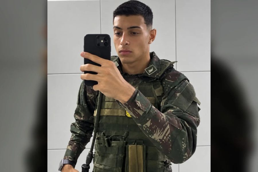 Soldado desaparecido com fuzil é preso e levado à Polícia do Exército