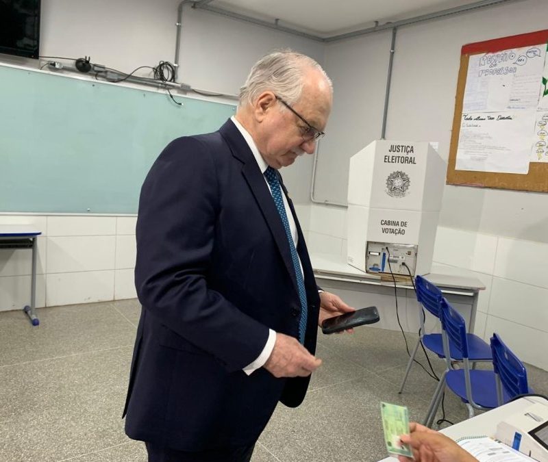 STF: Edson Fachin vota no 2º turno e prega “paz e tranquilidade ao Brasil”