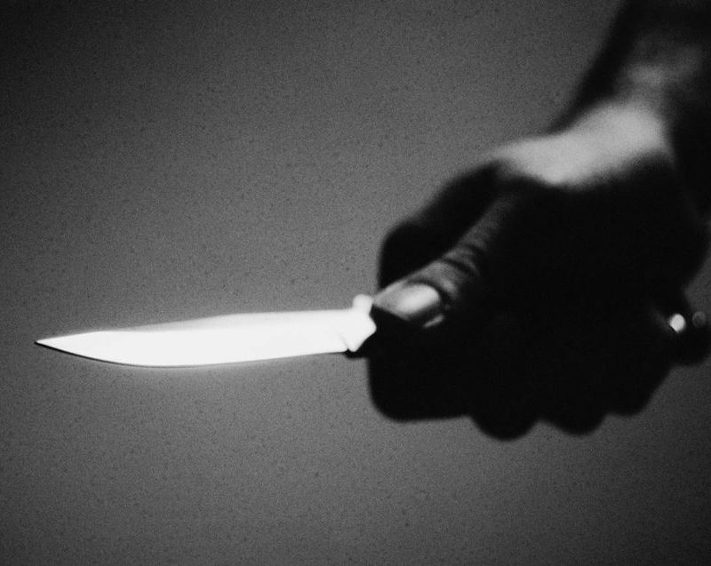 Suspeita de esfaquear esposa do amante se entrega à polícia em SP