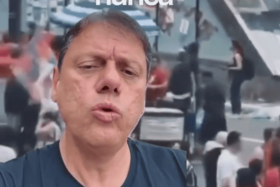Tarcísio condena vandalismo em ato do PT na Avenida Paulista