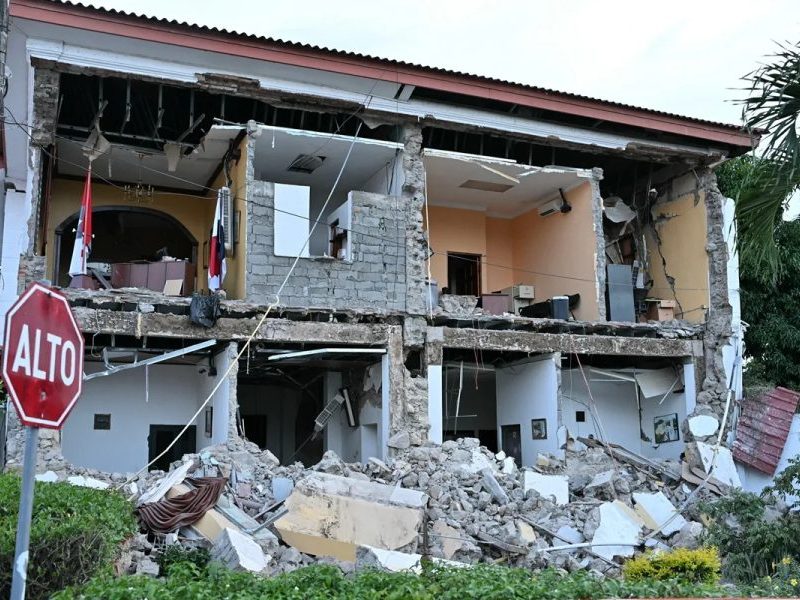 Terremoto de magnitude 7,7 no Panamá deixa 27 feridos e danos