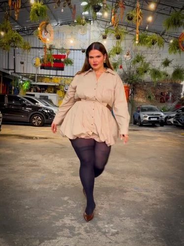 Thais Carla revela como lida com o excesso de pele após perder 120 kg e mostra transformação