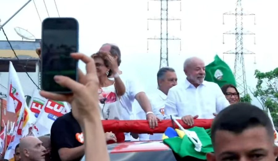 Timing desastroso da Globo com Flávio abre crise com Lula
