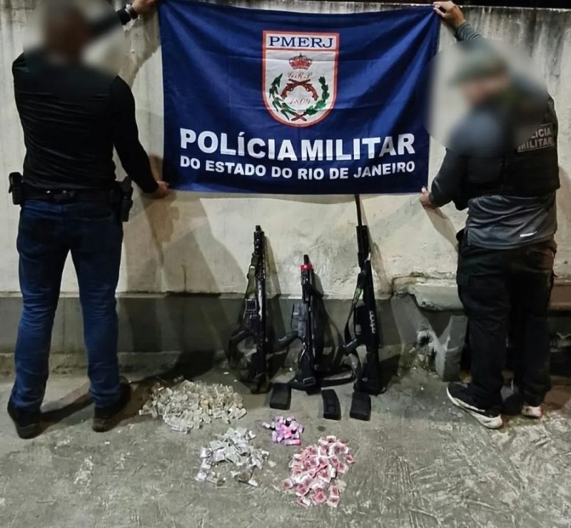 Tiroteio deixa três fuzis e drogas apreendidos em Angra