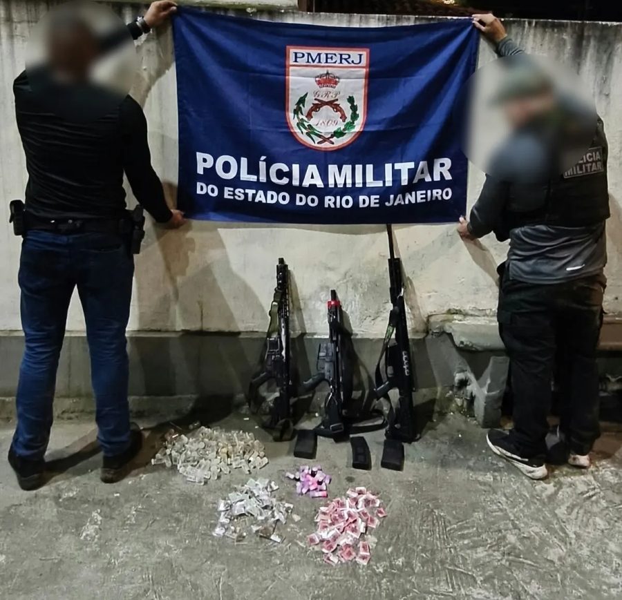 Tiroteio termina com apreensão de três fuzis e drogas em Angra dos Reis